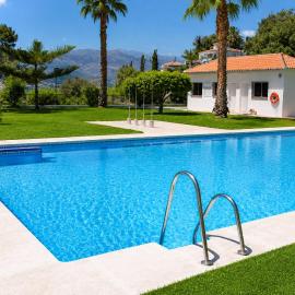 Casa Los Pinos, hotelli kohteessa Almuñécar
