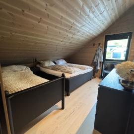 Rom med eget bad til leie felles inngang Uten kjøkken og stue Kun overnatting, hotel u gradu Tjørhom