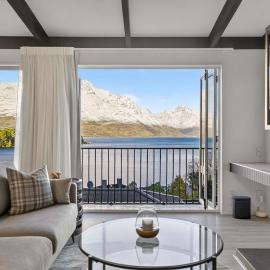 Lakeview Luxury Retreat - Close to town