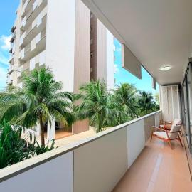 By The Sea Luxury Beachfront Resort 223, hotel in Batu Ferringhi