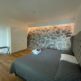 Loft with Pool, Gym & A/C Suite