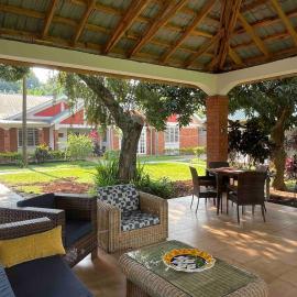Entire Villa and Garden - 5 Beautiful Guest Units