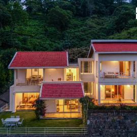 StayVista at Mayfield Valley with Lawn & WiFi
