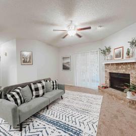 Spacious Family Value Retreat - Pool and Garage, hotel a Corpus Christi
