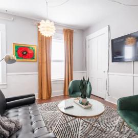 Walkable Downtown Columbus Historic Home, FREE Bikes to use, hotel in Columbus