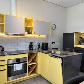 Yellow Luxus City Suite - Innenstadt - Parkplatz - 50kW DC