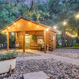 Cozy Cabin at Cabins on the Square Stand-Alone Cabin on Cypress Creek