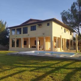 Casa de Praia aMARela, Hotel in Luis Correia