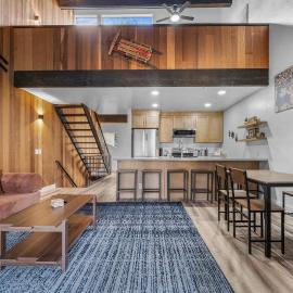 Cozy North Lake Tahoe Condo 1 Mile to King Beach, Hotel in Kings Beach