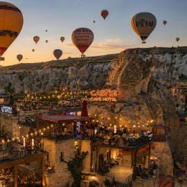 Castle Cave Hotel