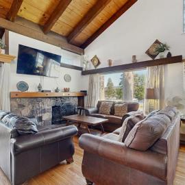 Spacious condo with pool close to beach & casinos