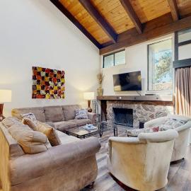 Spacious partial lake-view condo with beach access pool & hot tub
