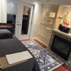 Your own home, hotel em Toronto