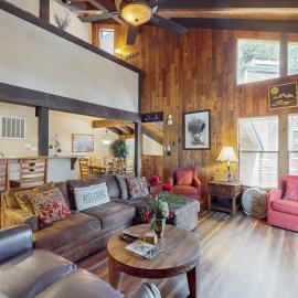 Lakeside luxury meets mountain adventure in the heart of Tahoe, hotel in South Lake Tahoe