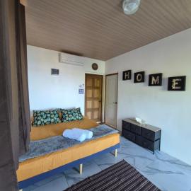 Fare Hanihau, hotel i Uturoa