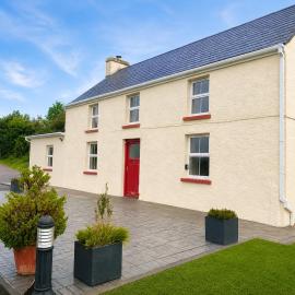 Cronin's Farmhouse, hotel din Ballygamboore Upper