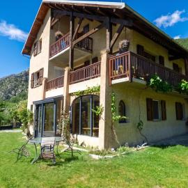 Appartement paisible à Saint-Crepin avec vue sur la montagne