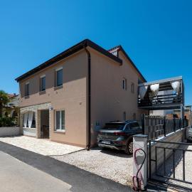 Apartments with parking space Vir - 25155, hotel din Vir