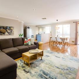 3 Bedroom Apartment-Spacious and Close to Fremantle, Hotel in Hamilton Hill