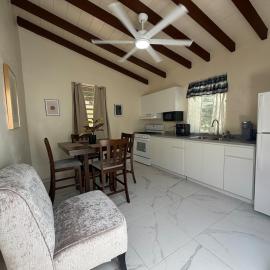 Villadeco Escape, Gated Cottage with Generator, hotel v destinaci West End
