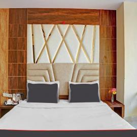 Capital O Mt Corporate Stays Near Iskcon Temple Noida