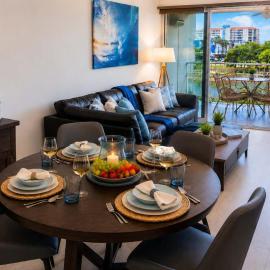 Townsville CBD Stadium 2BR, 2BA Apartment w River Views, Pool & Secure Parking