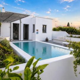 South Grinn - Authentic Greek Living، فندق في Vátion