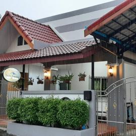 Rutcha homestay Betong รัชชา โฮมสเตย์ เบตง, hotel in Betong