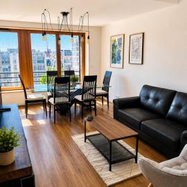 Appartement 2 chambres Face Muse avec parking souterrain- Gare de Metz & Centre Pompidou à 2 min à pied، فندق في ميتز