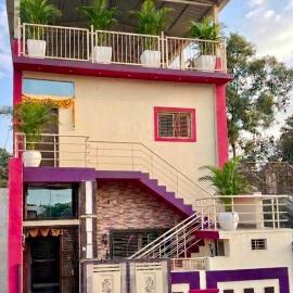 Gavilgadh - The Pink Villa Homestay、Chikhaldaraのホテル