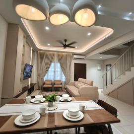 D'Izzara Homestay KLIA - Landed 4R 3B- Wifi -Netflix