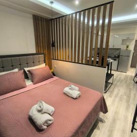 Larissa Absolute Suites A3 City Vibes