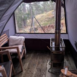 Oasen Retreat ,Sauna, 70m Lake ,10 min Sea โรงแรมในTyresö