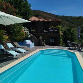 Bela Vista Alqueve - traditional stone house and private pool, hotel di Arganil
