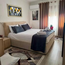 Flat in Leskovik، فندق في Leskovik