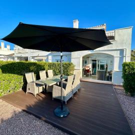 Beautiful Townhouse on la Torre golf resort casa Tor-relax, hotel em Roldán