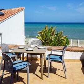 Golden Bay beach house by Lica, hotel u gradu Estepona