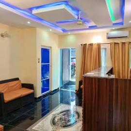 Naira and Kobo Hotel, hotel in Umuahia