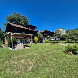 CASA UNO - heimeliges Chalet - Nähe Interlaken, hotel v destinaci Spiez