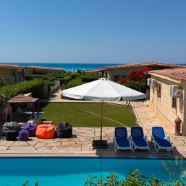 Villa In Sa7el For Rent 5 Bedroom And private pool, hotel di Dawwār ‘Abd Allāh