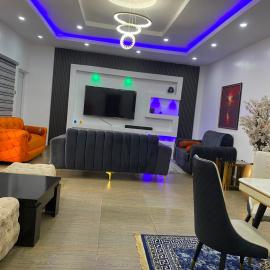 DJ Court, hotell i Ibadan