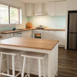 100m to Beach&Shop Spacious Pristine One Story Family Home