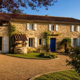 La Bastide de Sherlock, hotel i Troncens