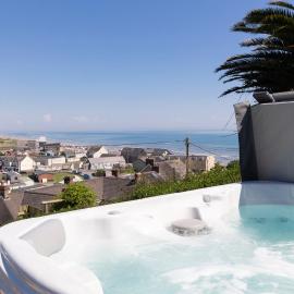 Rose Cottage - Sea Views Hot Tub Log Burner