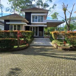 Villa GreenHill A1 SibolangitView, hotel di Bandarbaru