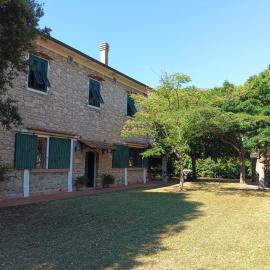 villa ai Lecci - Vada, Hotel in Collemezzano