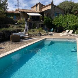 Idyllic Roulotte, hotel a Les Assions