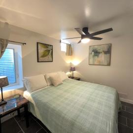 Private Garden Apartment Across from Como Lake - Rowan
