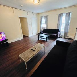 533R Nice apartment near Whole Foods, Brown University, Downtown, готель у місті Провіденс