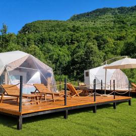Sutjeska Glamping Domes, hotel v destinácii Tjentište